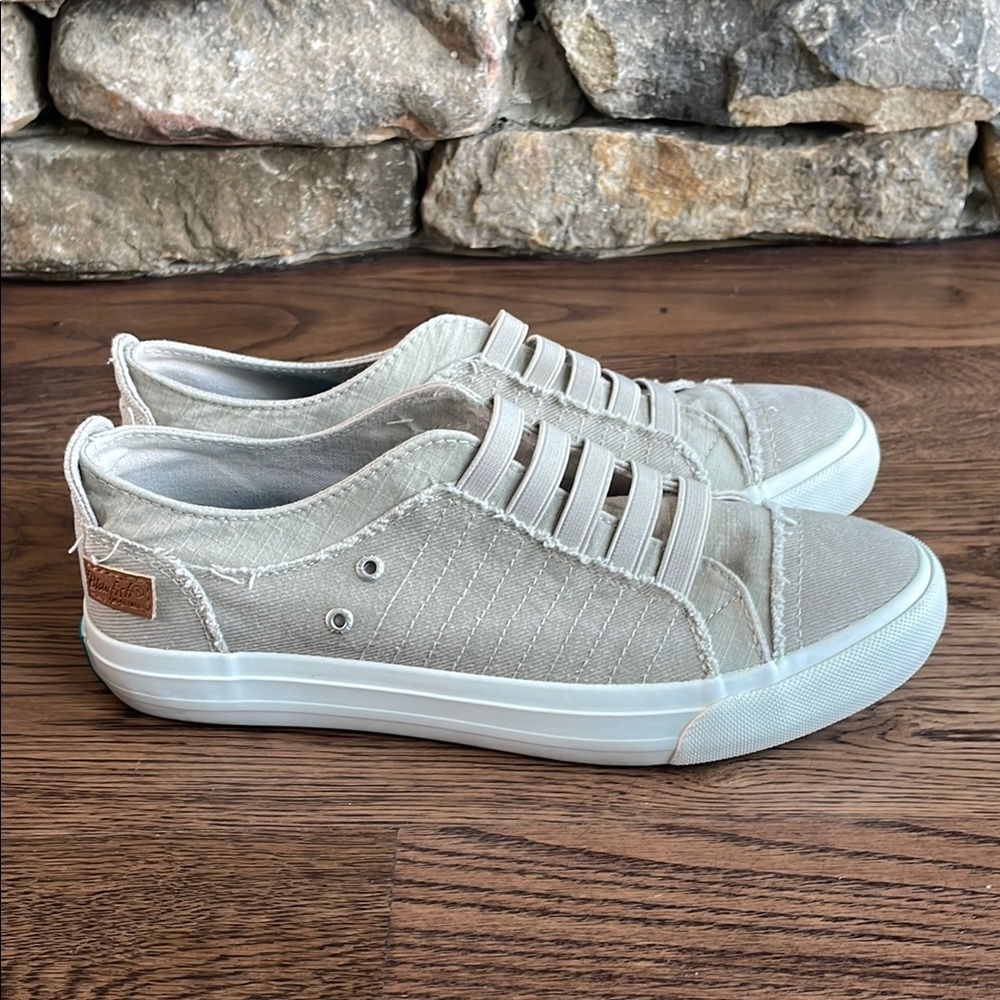 Blowfish Malibu Mars Taupe Sneakers - Picture 5 of 9